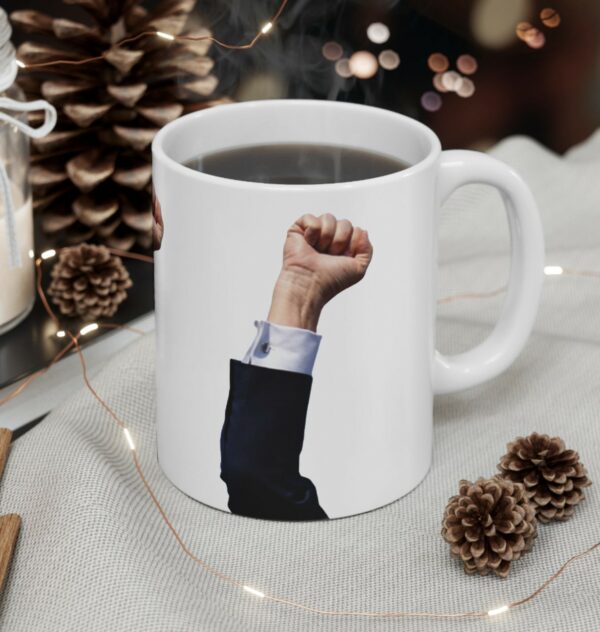 Trump’s Arm FIGHT FIGHT FIGHT Mug USA