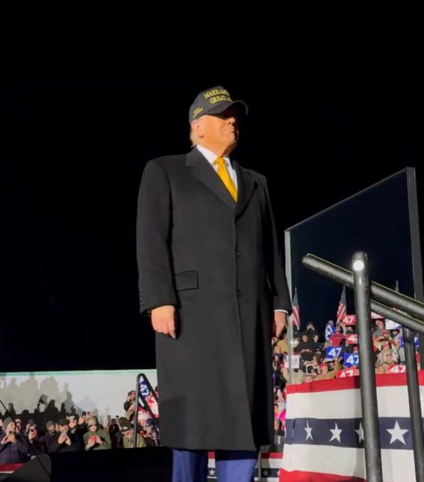 BLACK AND GOLD MAGA HATS