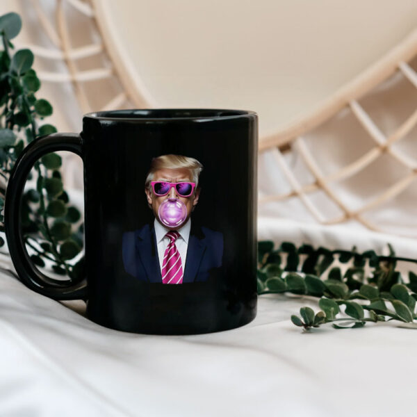 Funny Donald Trump President 45th 47th Blowing Bubble Gum Mug