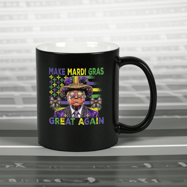 Make Mardi Gras Great Again Trump Beads Mask Feather Funny Mug